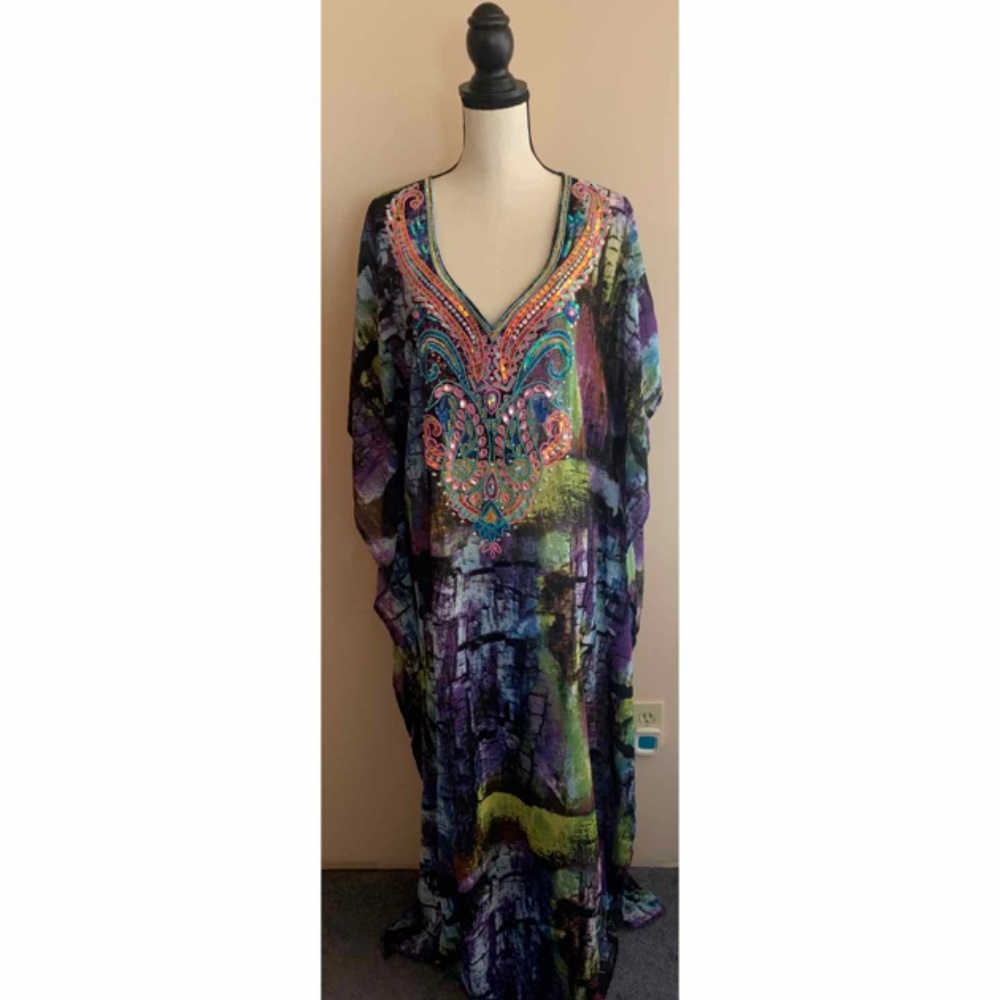 ✨✨STUNNING CAFTAN✨✨ONE SIZE